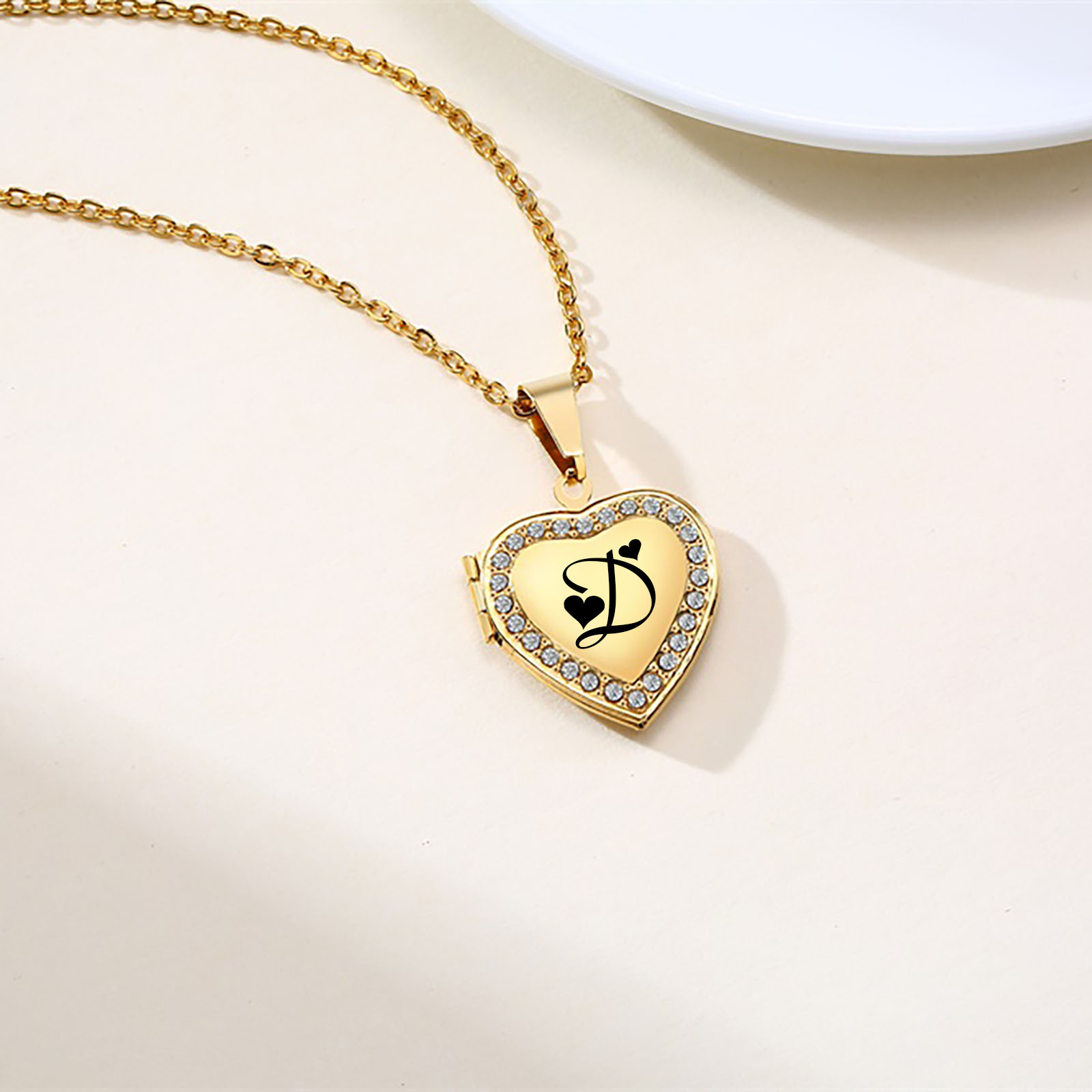 Pendentif médaillon en forme d - Event Z avis et prix